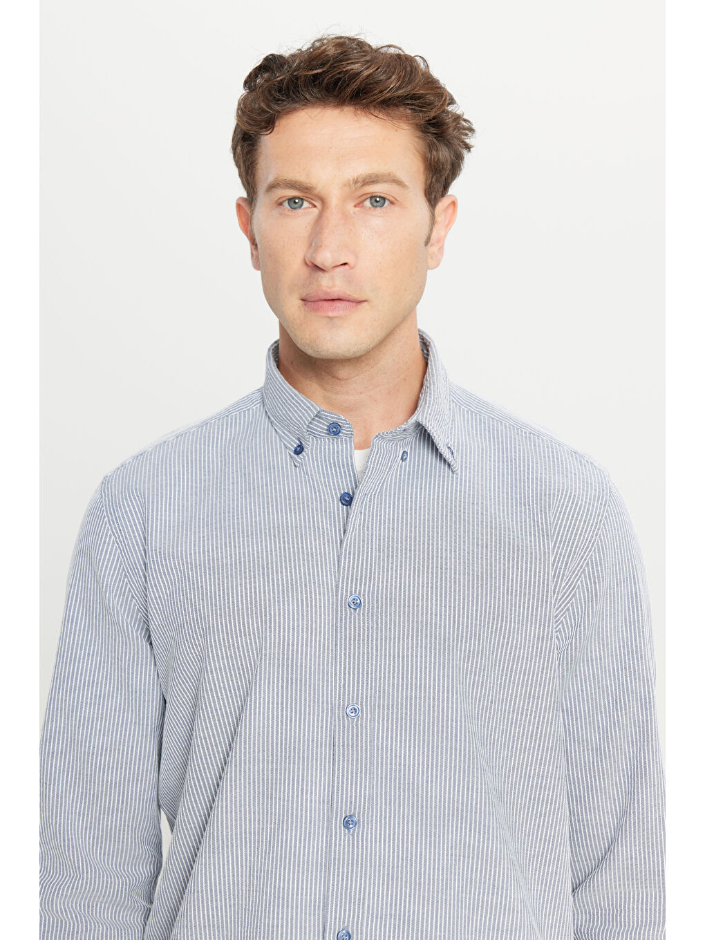 Erkek Lacivert-Beyaz %100 Pamuk Slim Fit Dar Kesim Düğmeli Yaka Çizgili Gömlek-3
