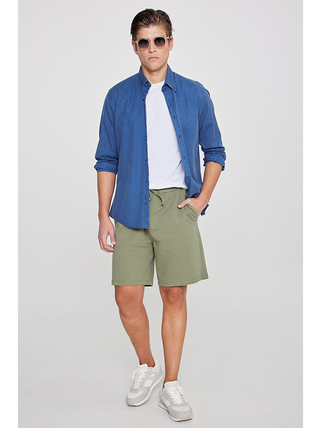 Erkek Haki Pamuklu Rahat Nefes Alabilen 2 İplik Cepli Örme Standart Fit Normal Kesim Şort