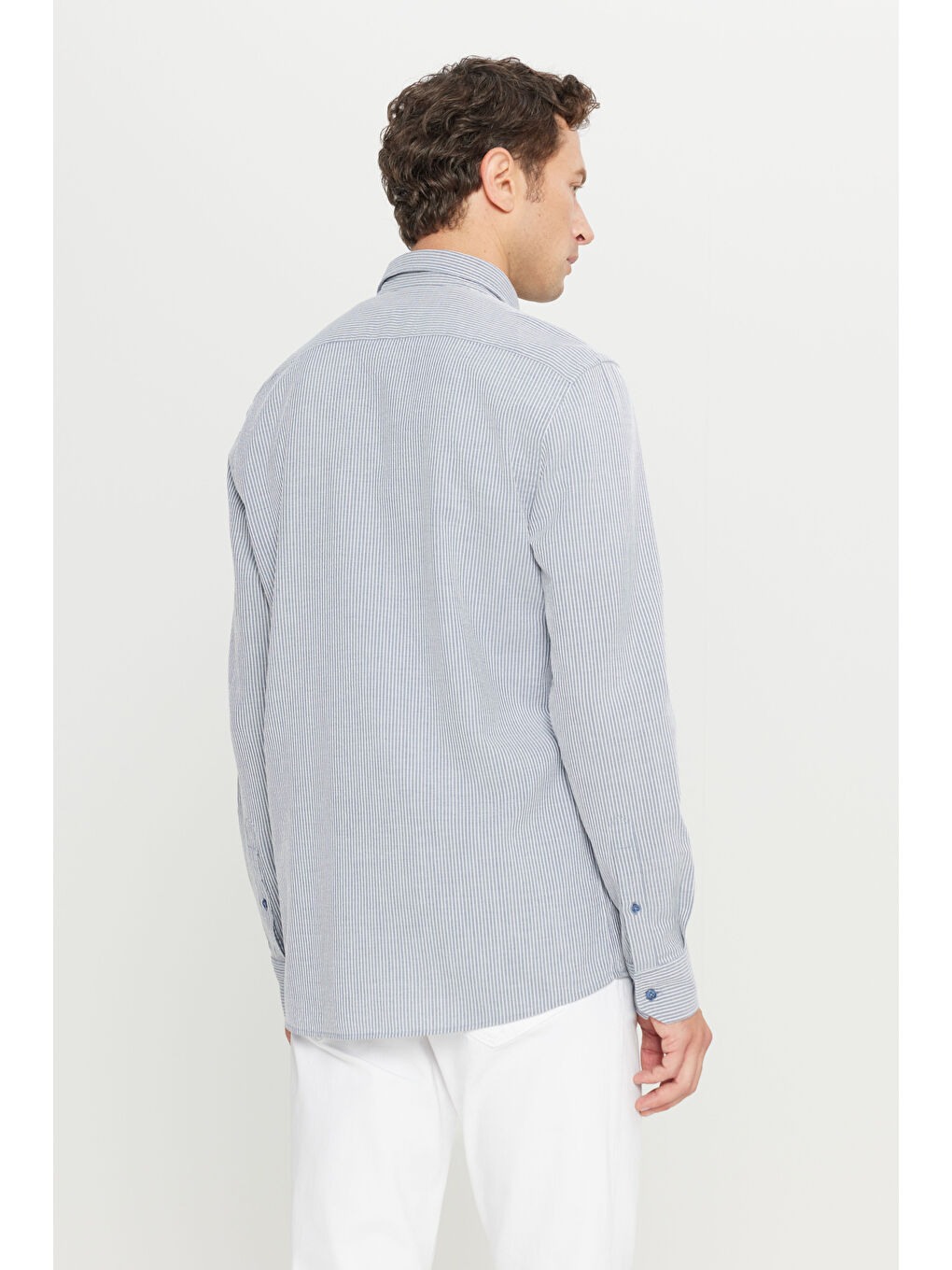 Erkek Lacivert-Beyaz %100 Pamuk Slim Fit Dar Kesim Düğmeli Yaka Çizgili Gömlek-4