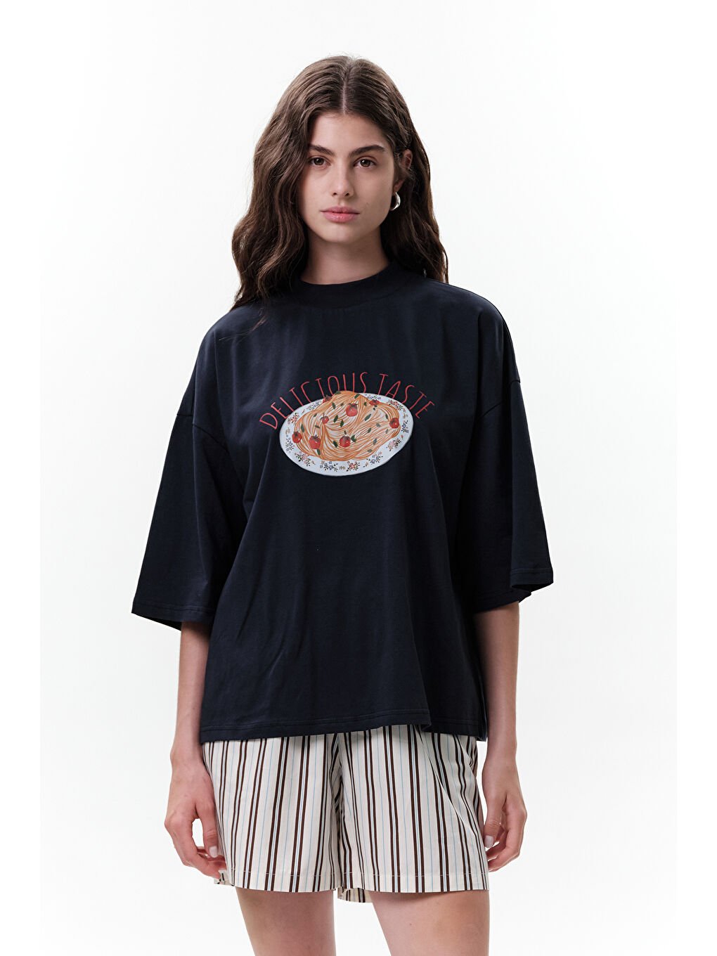 Siyah Baskılı Kısa Kol T-Shırt Pasta-2