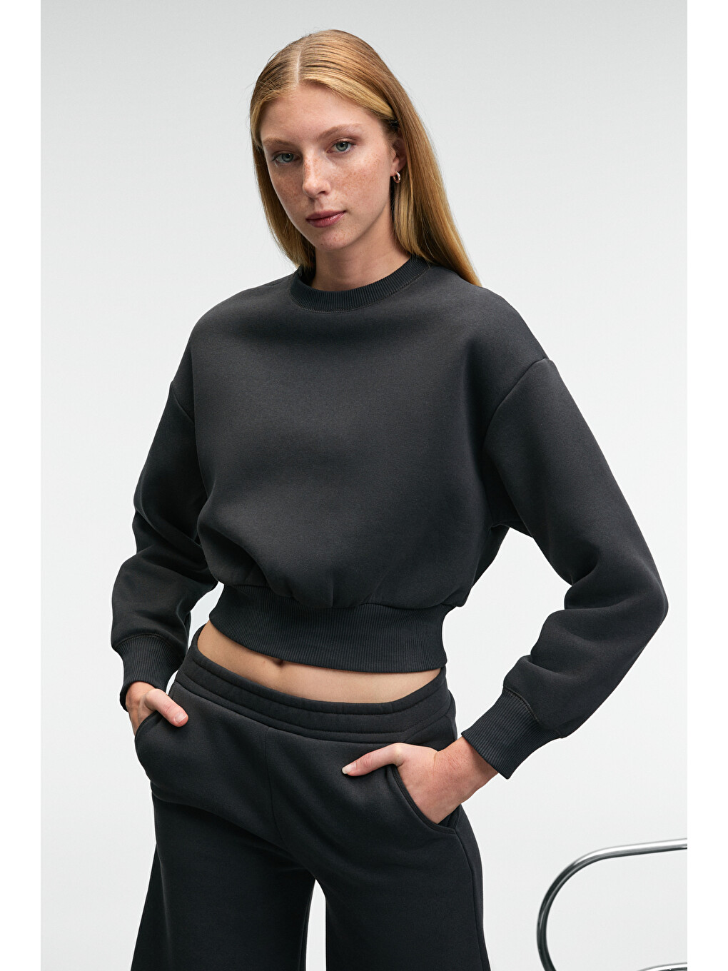 Karalıs Kadın Pamuklu Bisiklet Yaka Crop Antrasit Sweatshirt