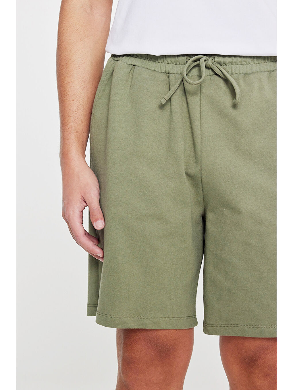Erkek Haki Pamuklu Rahat Nefes Alabilen 2 İplik Cepli Örme Standart Fit Normal Kesim Şort-3