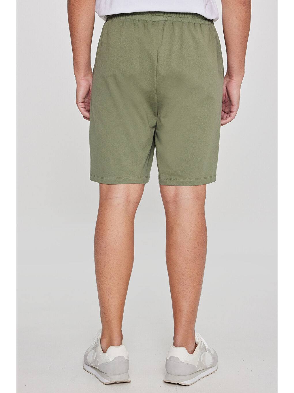 Erkek Haki Pamuklu Rahat Nefes Alabilen 2 İplik Cepli Örme Standart Fit Normal Kesim Şort-4