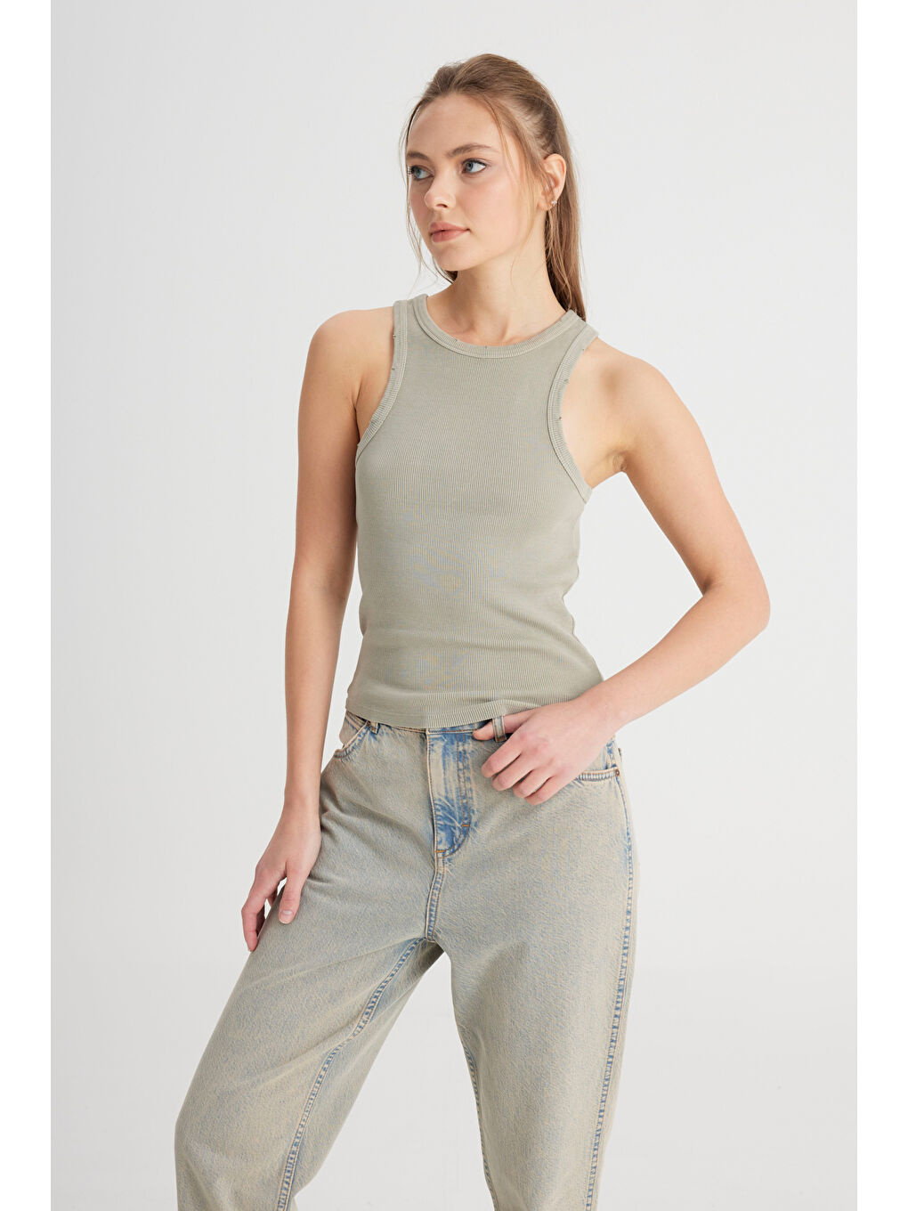 Slim Fit Dar Kesim Bisiklet Yaka Haki Bluz-1