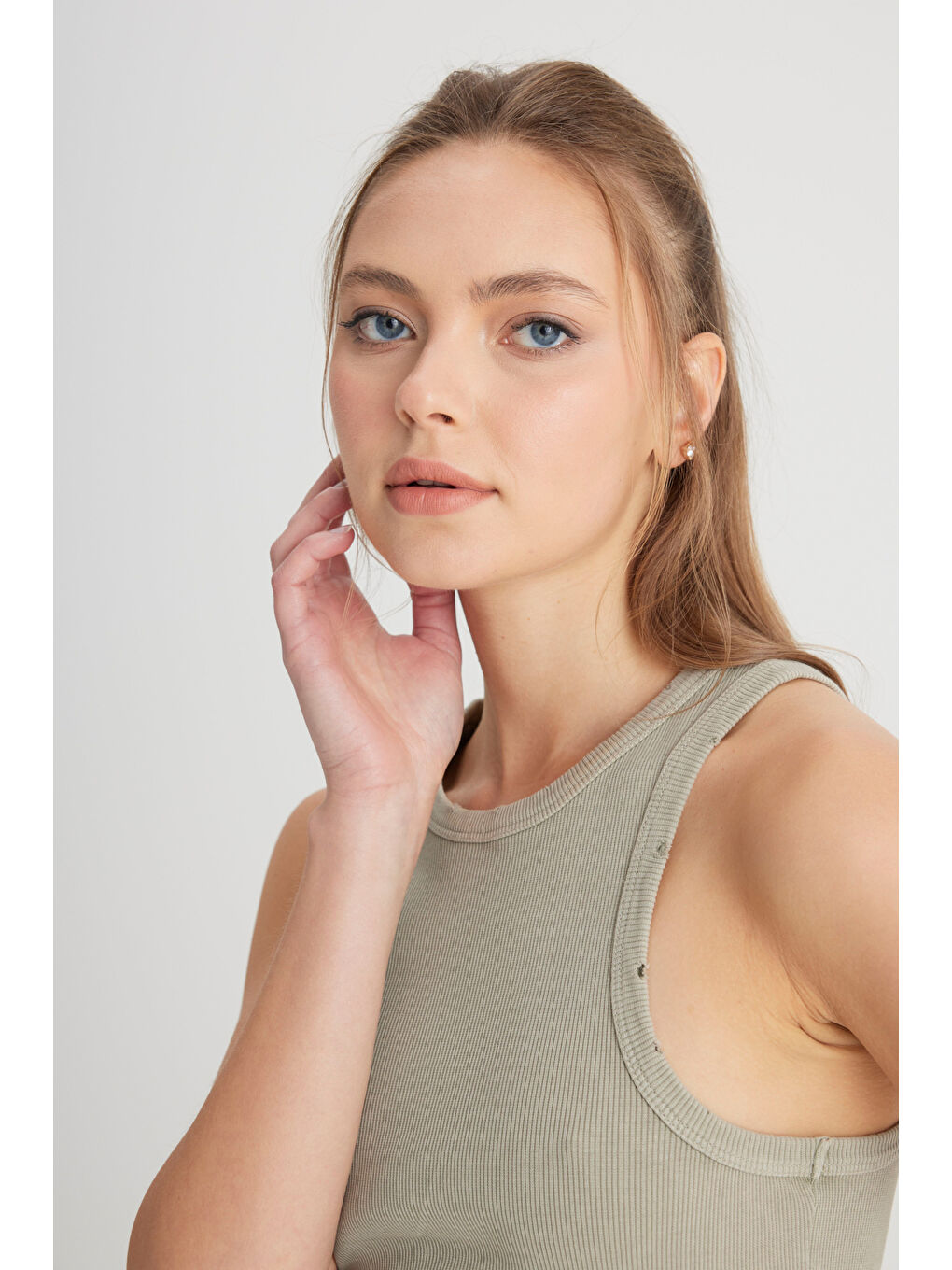 Slim Fit Dar Kesim Bisiklet Yaka Haki Bluz-2