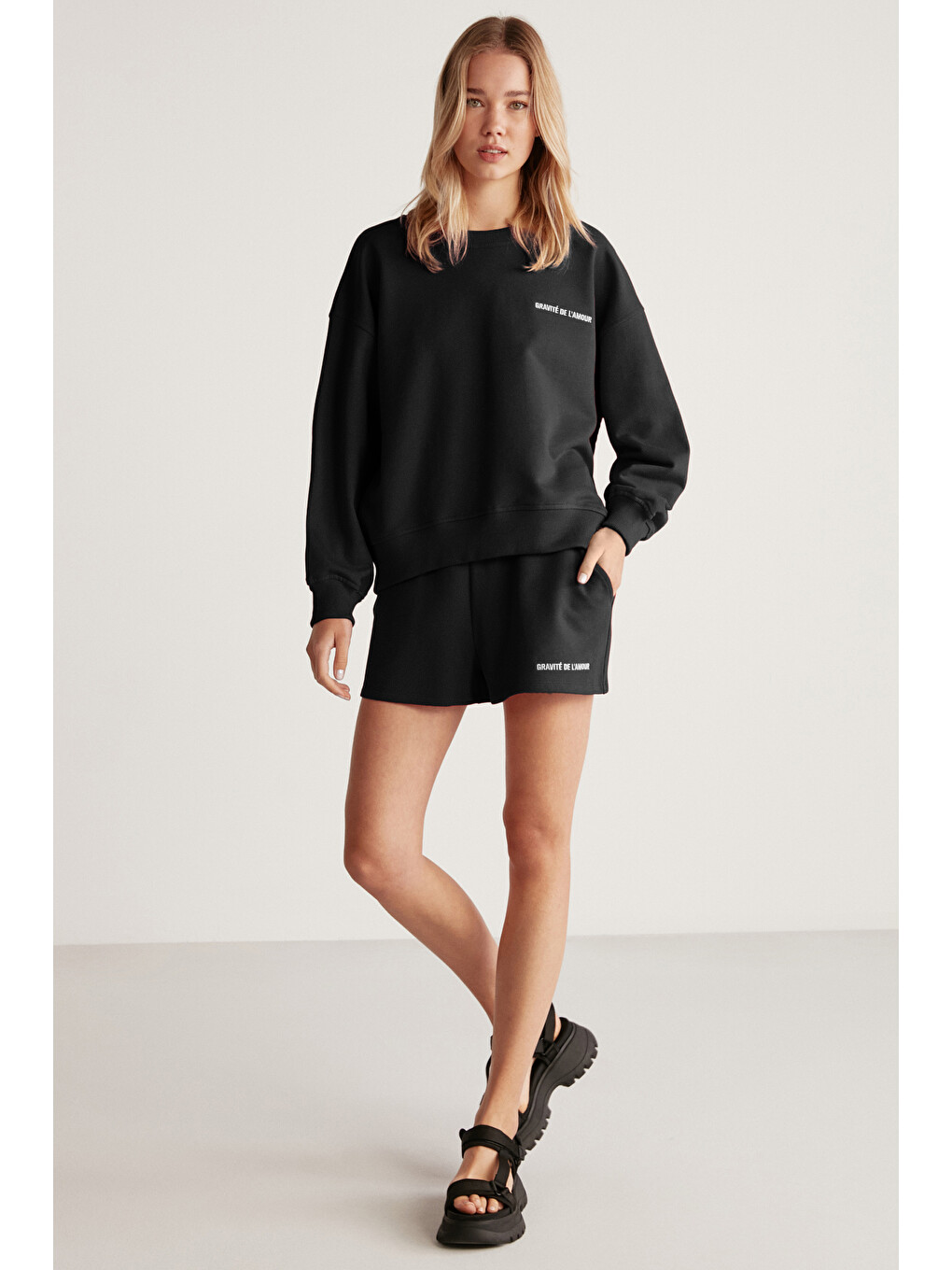 Jennıfer Kadın Organik Pamuklu Nakışlı Yuvarlak Yakalı Oversize Siyah Sweatshirt-3