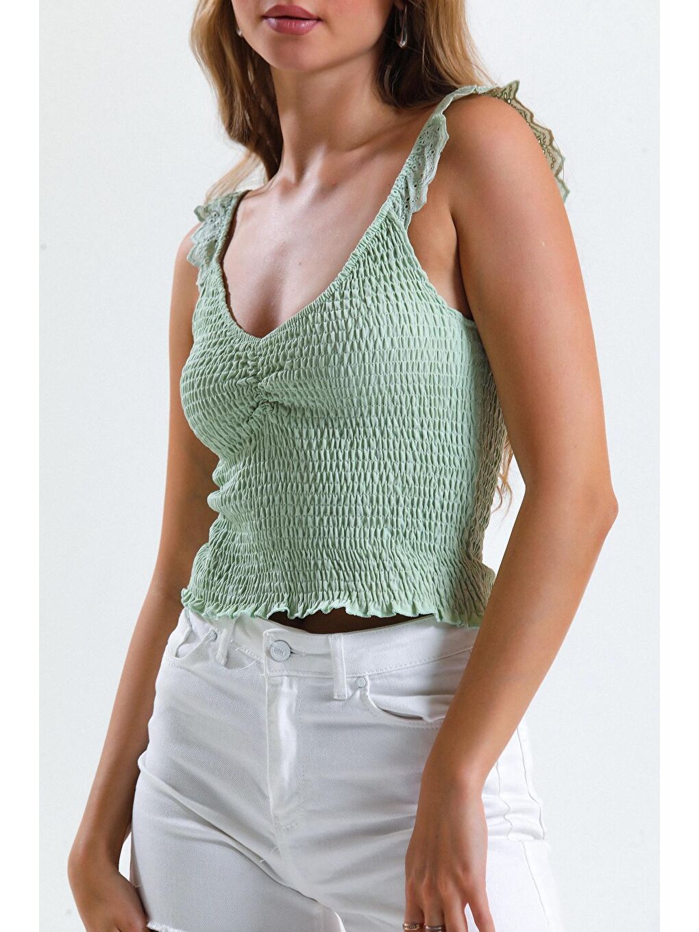 Haki İnce Askılı Kolları Fırfırlı Omzu Dantelli Likralı Crop Bluz-1