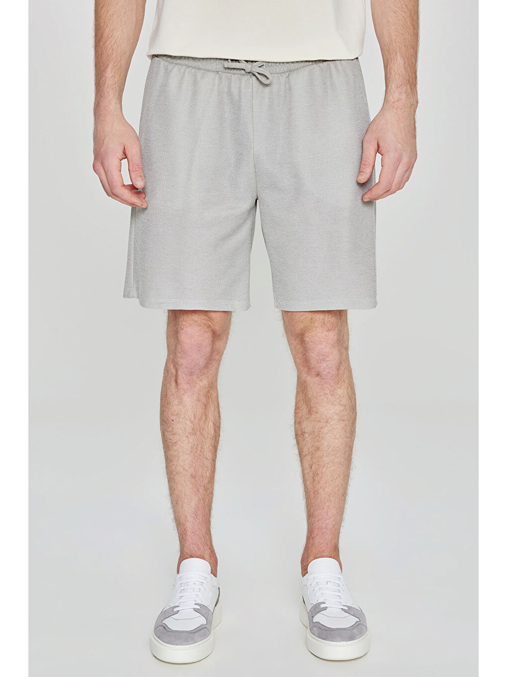 Erkek Haki Pamuklu Standart Fit Normal Kesim Beli Bağlamalı Yan Cepli Örme Şort-1