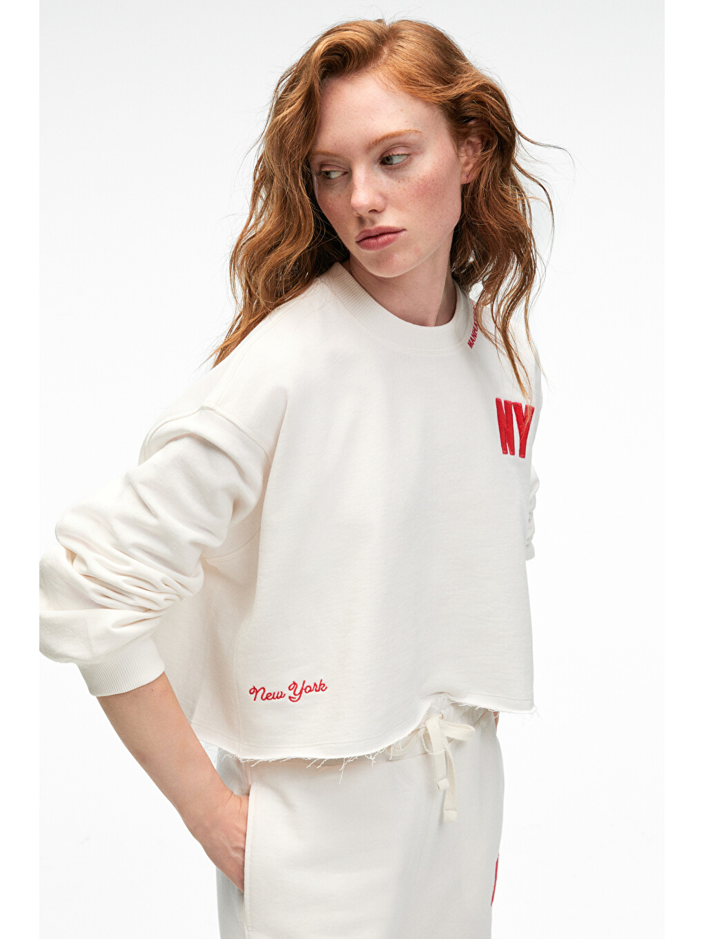 Delyra Kadın Bisiklet Yaka Rahat Kesim Nakış Detaylı Ekru Sweatshirt-4