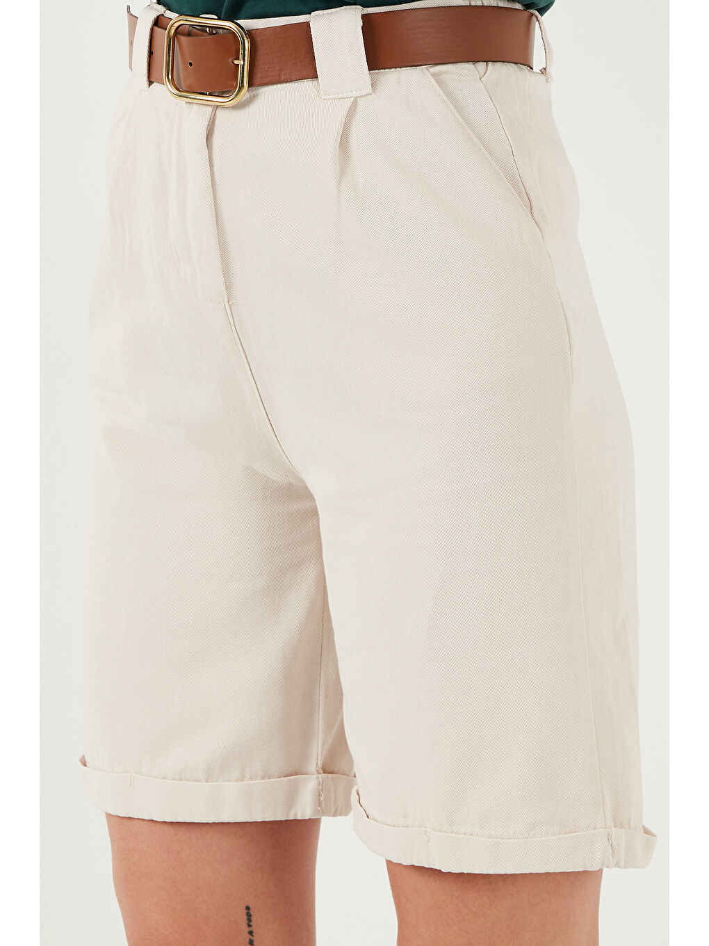 Bej Pamuklu Relaxed Fit Yüksel Bel Kemerli Gabardin Short 668Yp4710-5