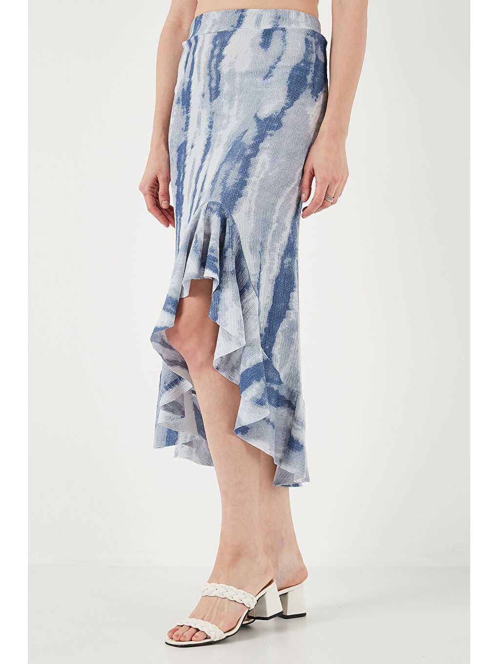 İndigo Regular Fit Desenli Yüksek Bel Volanlı Midi Boy Yırtmaçlı Etek 5869013-2