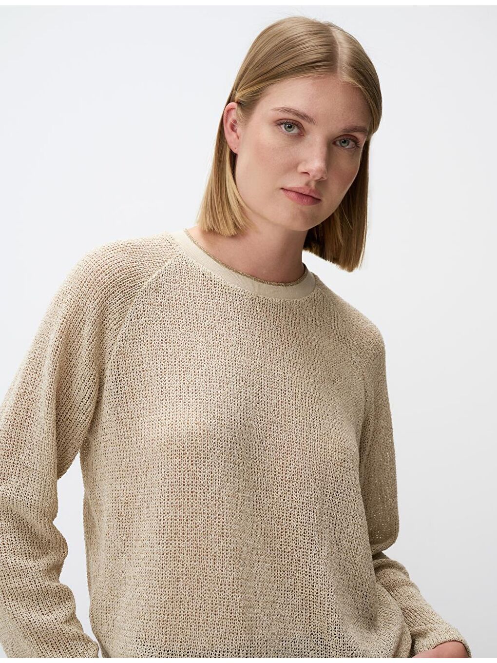 Bej Uzun Kollu Yuvarlak Yaka Ajurlu Bluz