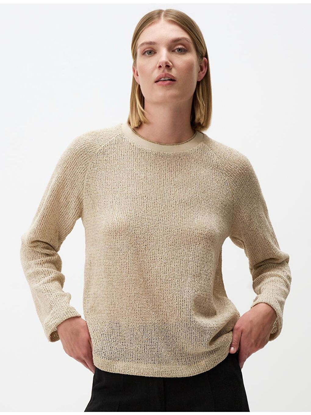 Bej Uzun Kollu Yuvarlak Yaka Ajurlu Bluz-2