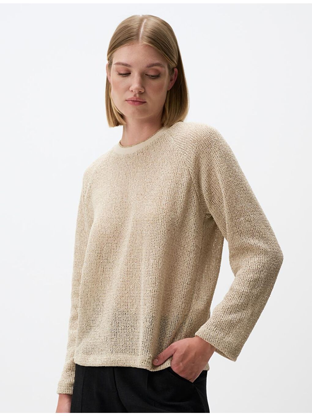 Bej Uzun Kollu Yuvarlak Yaka Ajurlu Bluz-3