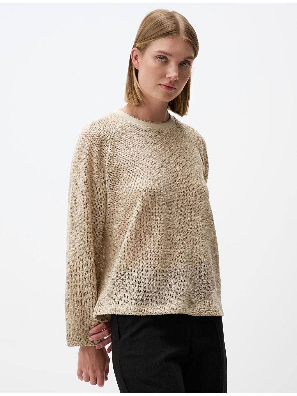 Bej Uzun Kollu Yuvarlak Yaka Ajurlu Bluz-4