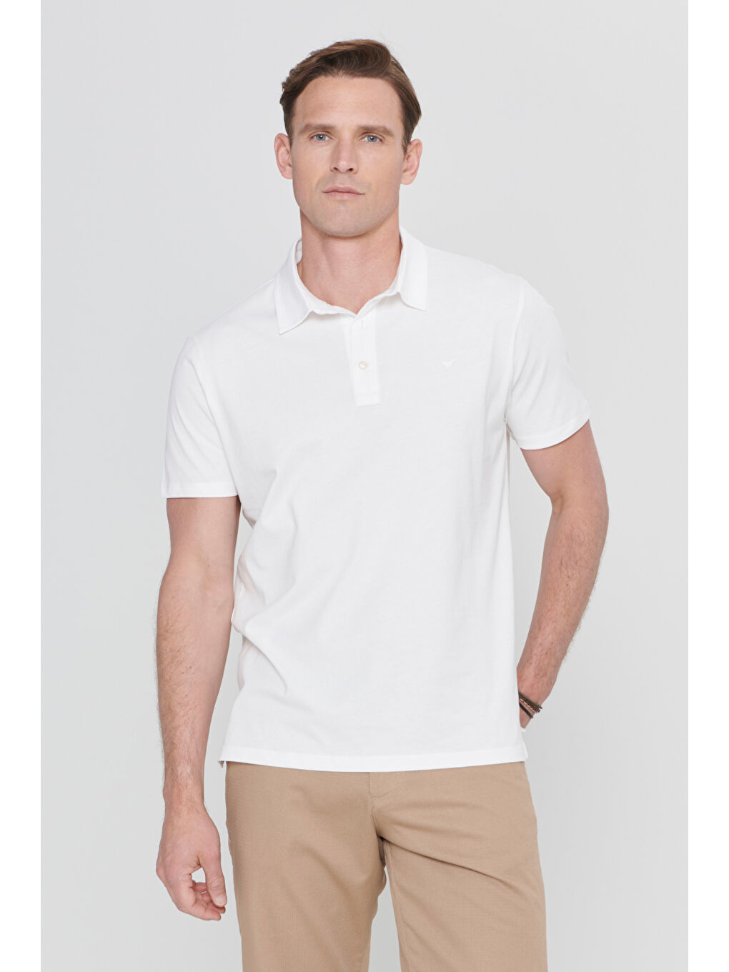 Erkek Beyaz Normal Kesim %100 Pamuk Baskılı Polo Yaka Tişört