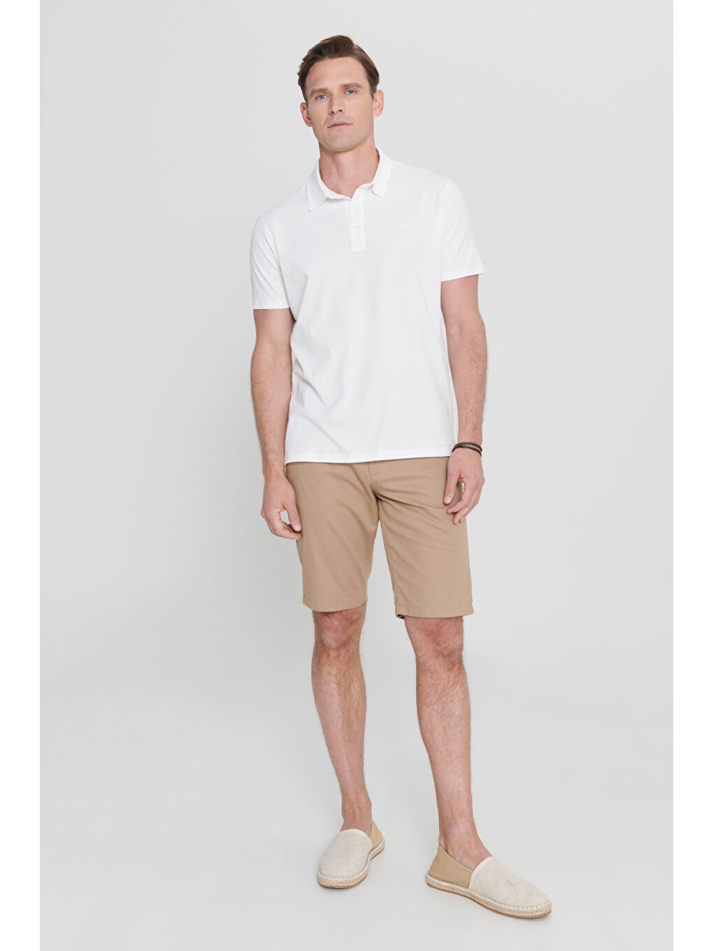 Erkek Beyaz Normal Kesim %100 Pamuk Baskılı Polo Yaka Tişört-1