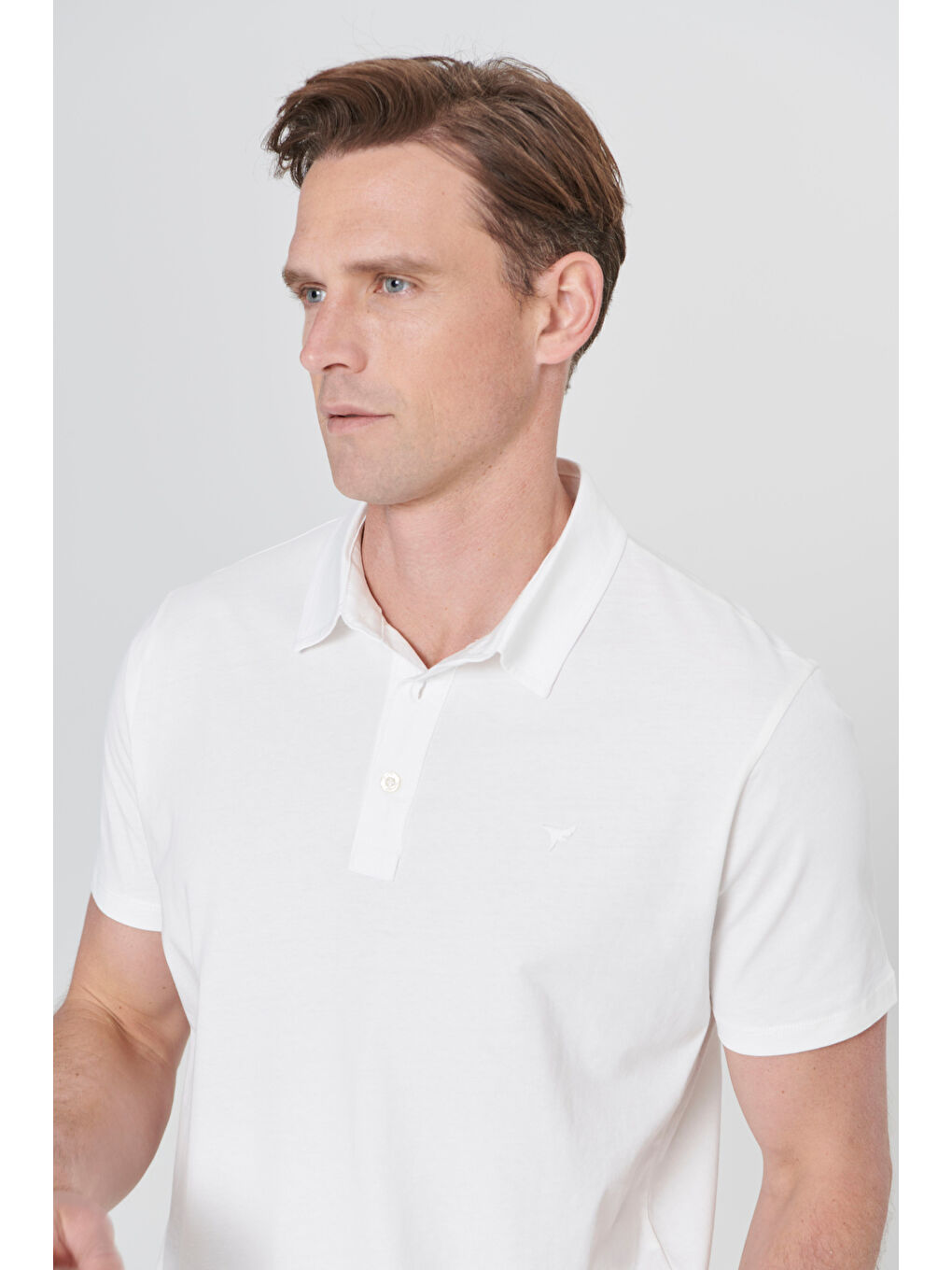 Erkek Beyaz Normal Kesim %100 Pamuk Baskılı Polo Yaka Tişört-4