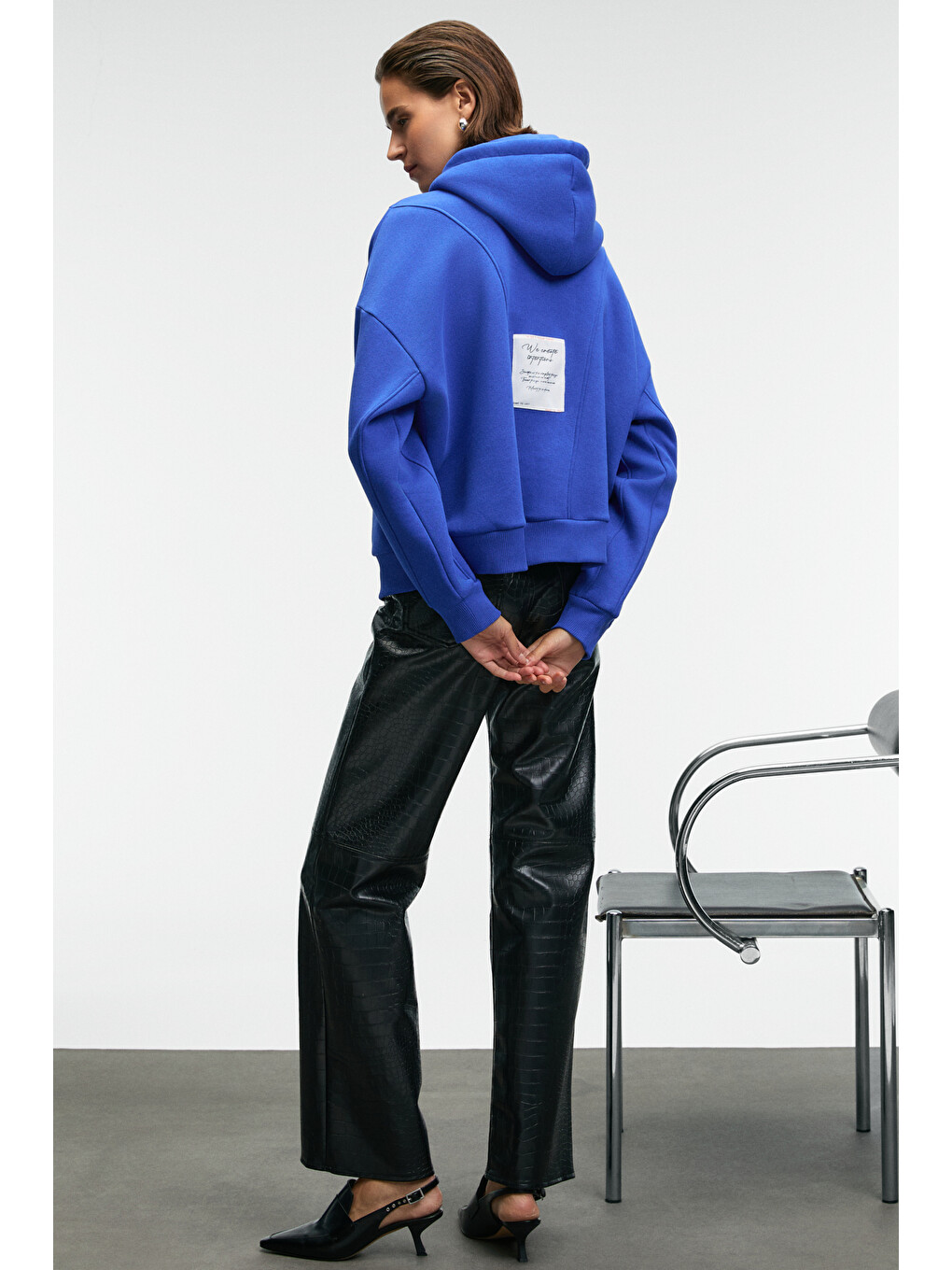 Vyselle Kadın Önü Kesikli Metal Fermuarlı Kapüşonlu Etiket Detaylı Oversize Mavi Sweatshirt-2