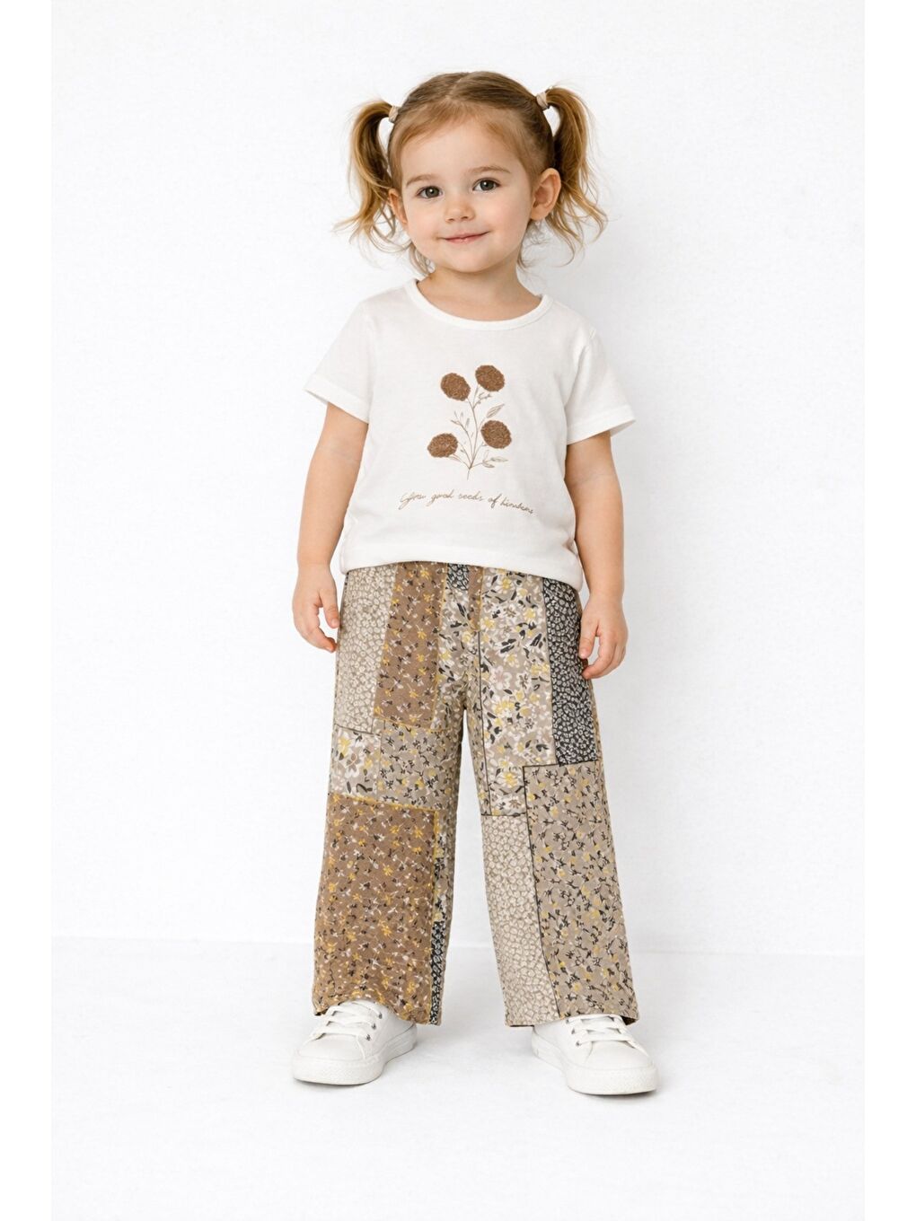 Kahverengi Tatlı Çiçek Desenli Oversize Rahat Kesim Kız Bebek Takımı-1