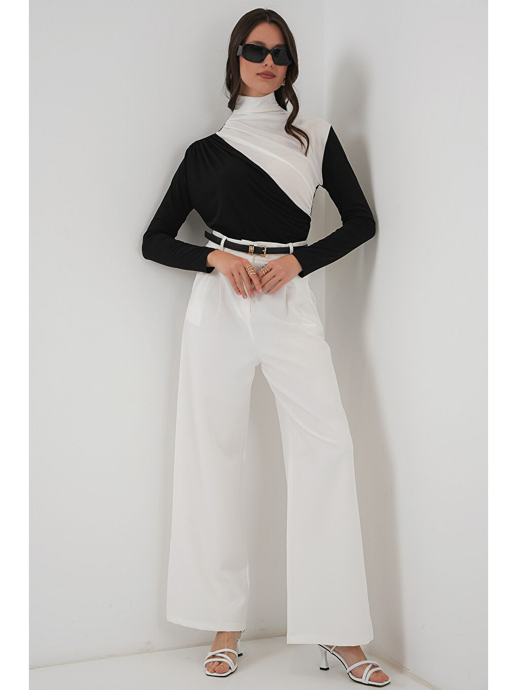 940 Büzgü Detaylı Sandy Bluz - Siyah-1