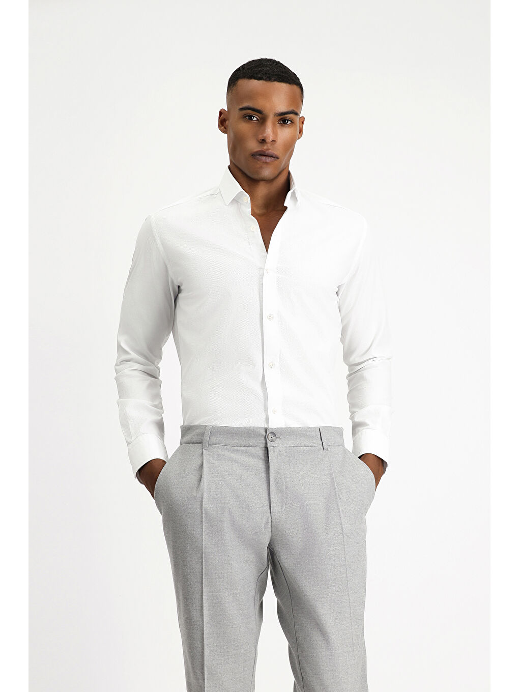 Beyaz Uzun Kol Slim Fit Dar Kesim Non Iron Desenli Klasik Pamuk Gömlek