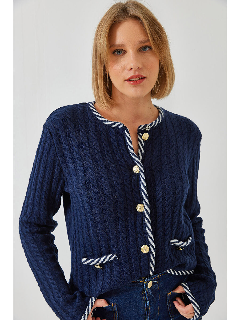 Lacivert Kadın Saç Örgülü Cepli Triko Hırka