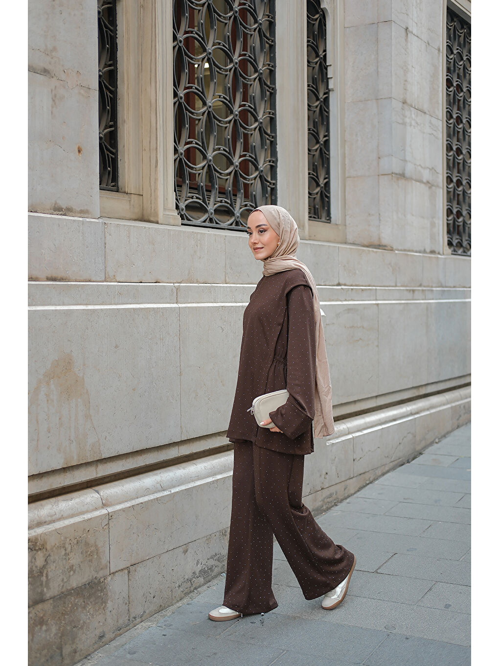 Kadın Taş Detay Beli Lastikli Takım Kahverengi