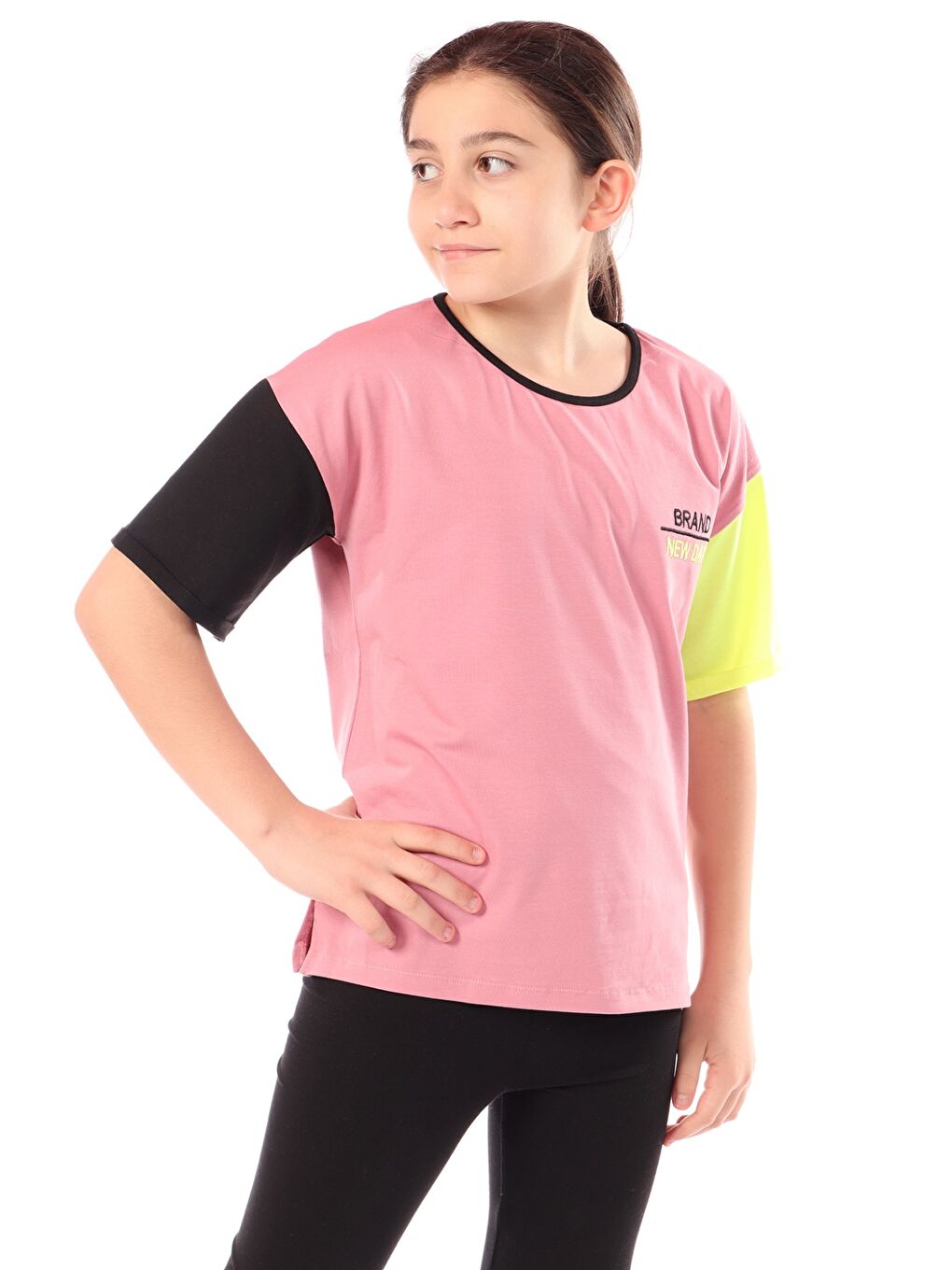 Pembe Kız Çocuk Nakışlı Tişört