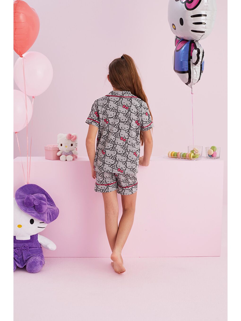 SİYAH İNCİ Gri Hello Kitty Lisanslı %100 Pamuk Gri Çok Renkli Düğmeli Biyeli Şort Pijama Takım - 1