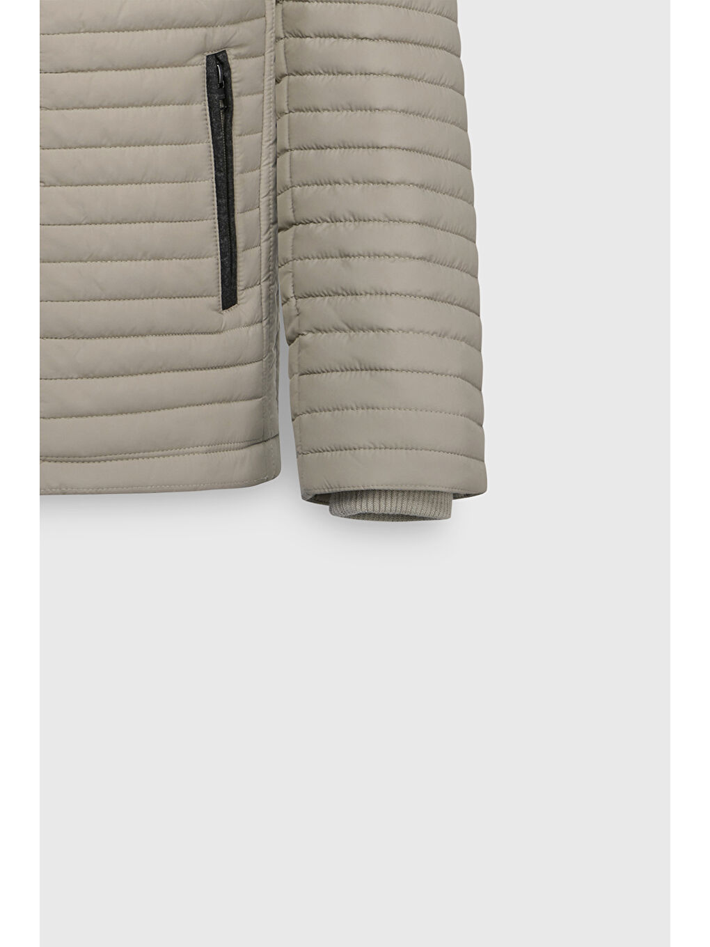 Erkek Bej Standart Fit Normal Kesim Kapitone Desenli Dik Yaka Fermuarlı Yan Cep Şişme Mont-9