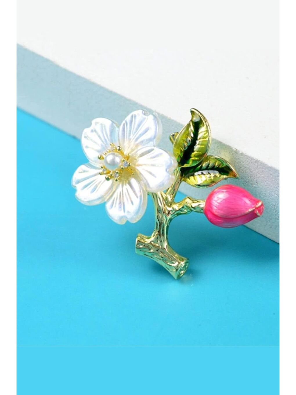 Sarı Sedefli Çiçek Zarif Kadın Broş-1