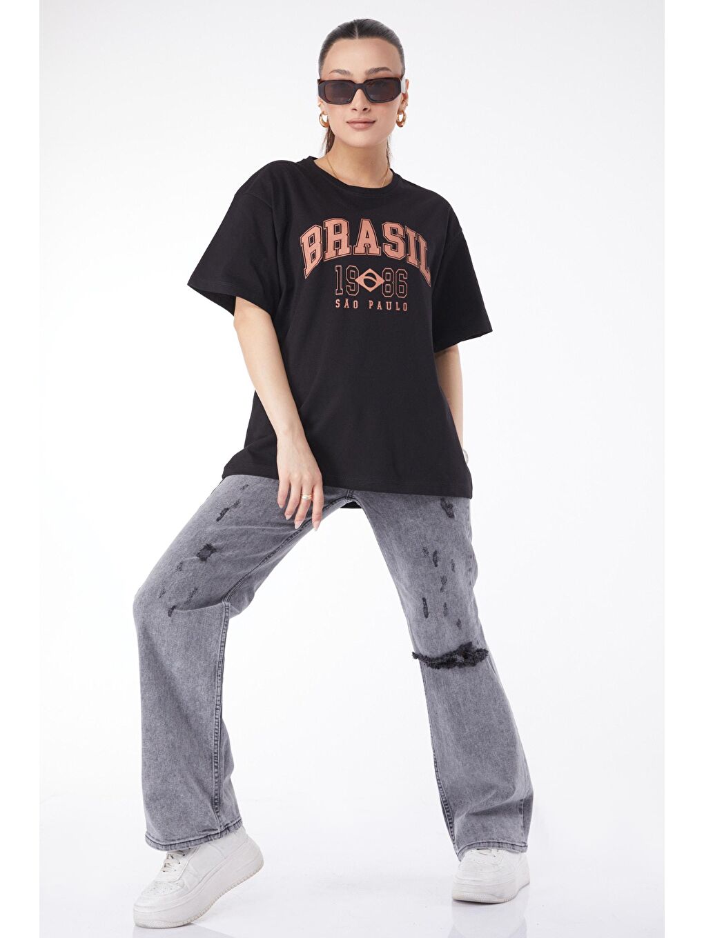 Bisiklet Yaka Kadın Siyah Kısa Kollu Baskılı Tişört - 24647-1