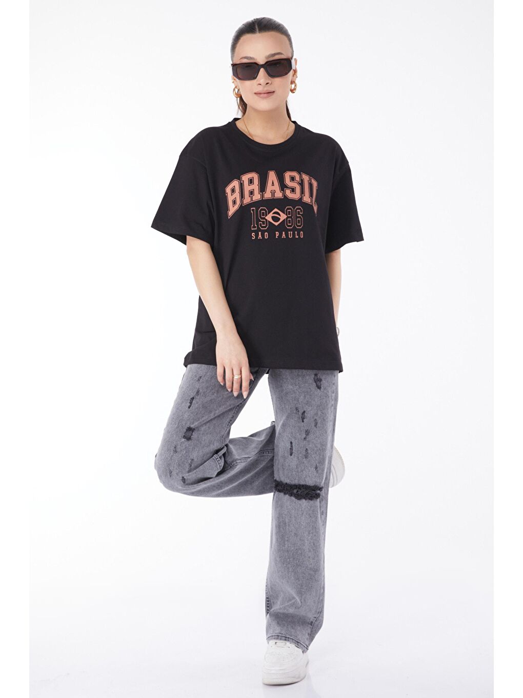 Bisiklet Yaka Kadın Siyah Kısa Kollu Baskılı Tişört - 24647-2