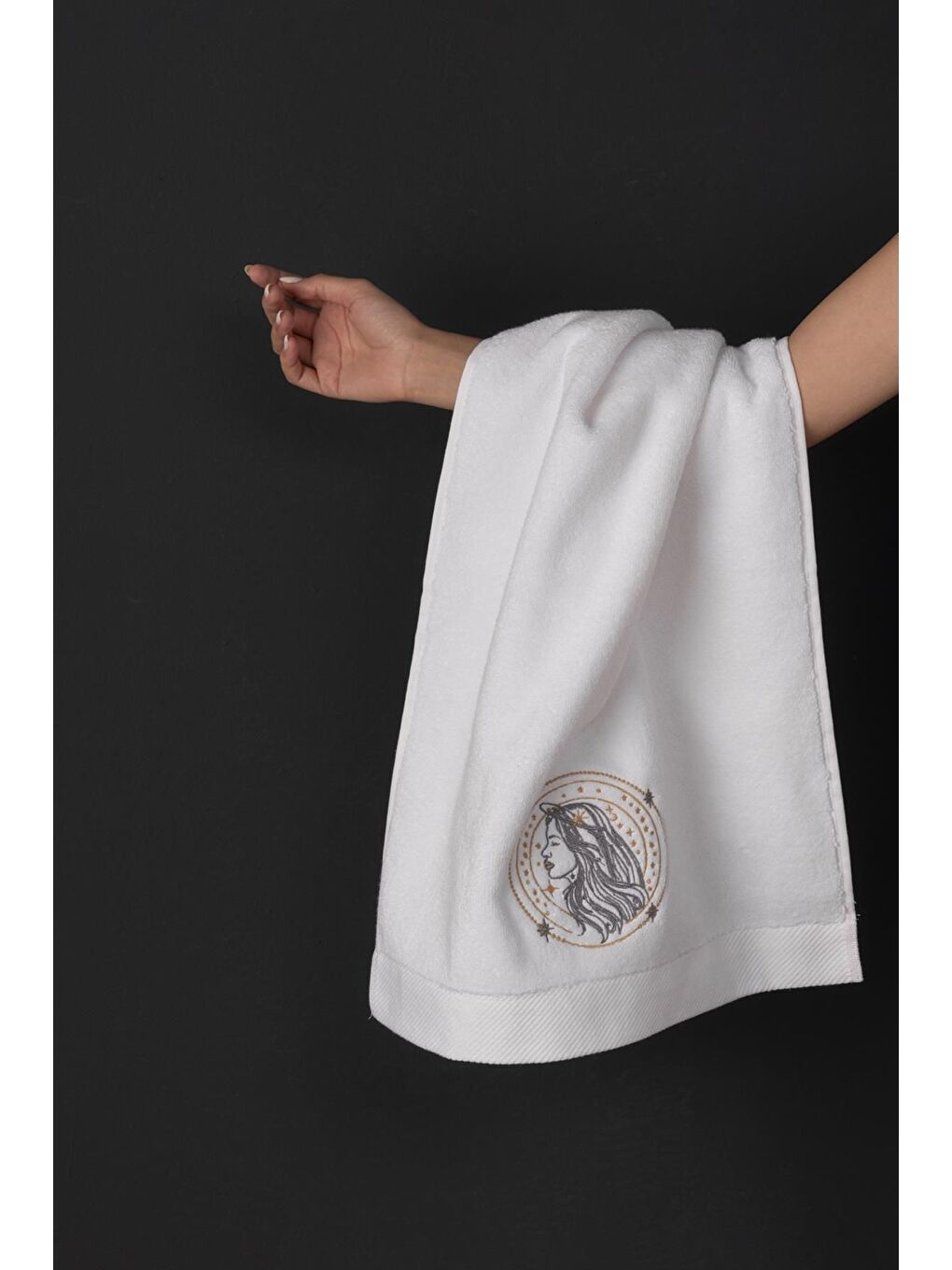 Beyaz %100 Microcotton Üst Kalite Havlu Seti Burç Nakışlı Basak-1