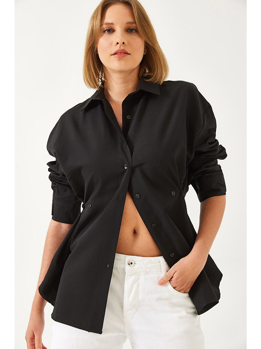 Siyah Kadın Düğme Detaylı Basic Gömlek G-1