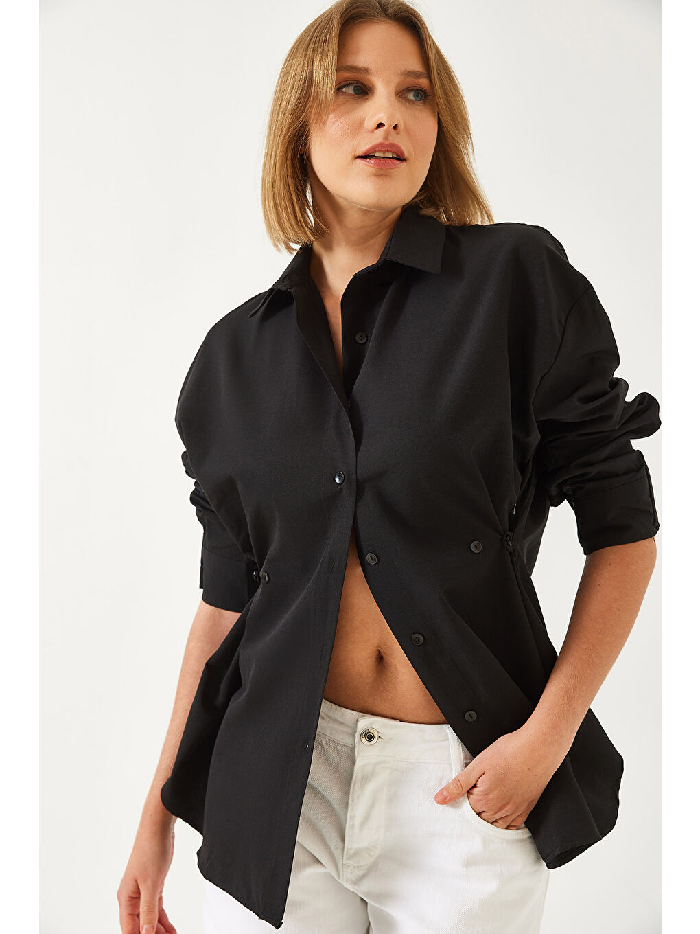 Siyah Kadın Düğme Detaylı Basic Gömlek G-2