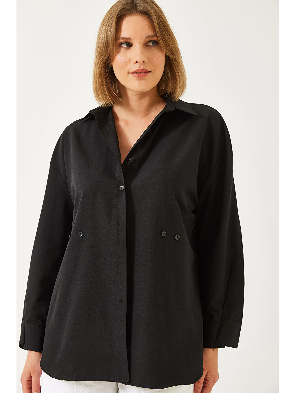 Siyah Kadın Düğme Detaylı Basic Gömlek G-5