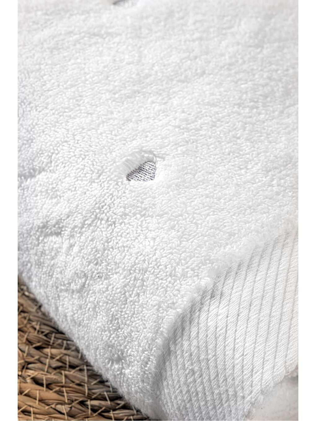 Love Serisi Nakışlı Micro Pamuk Banyo Havlu Seti Gri-1