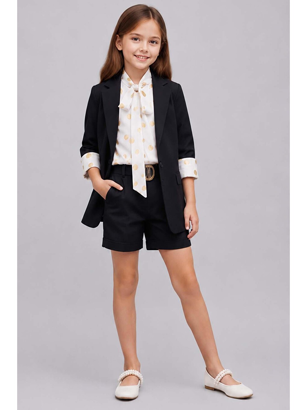 Kız Çocuk Yakası Bağlama Detaylı Üzeri Puantiyeli Kolsuz ŞifonBluz Siyah Şortlu Takım-1
