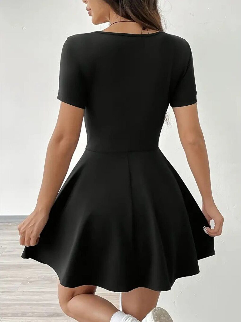 Siyah Kadın Kısa Kollu Kare Yaka Short Detaylı Cepli Dalgıç Elbise-3