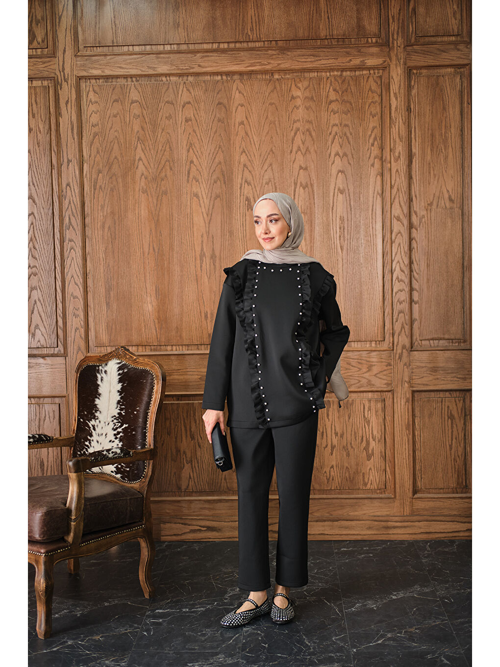 Kadın Taş Aksesuarlı Takım Siyah-1