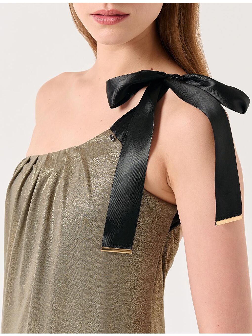 Haki Tek Omuz Parlak Yırtmaçlı Maxi Elbise-2