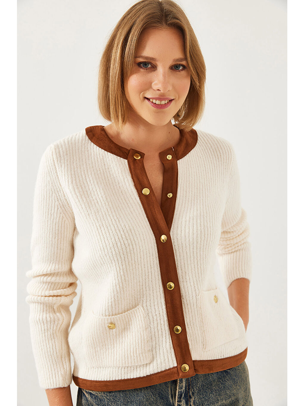 Beyaz Kadın Cep Desenli Triko Hırka-1