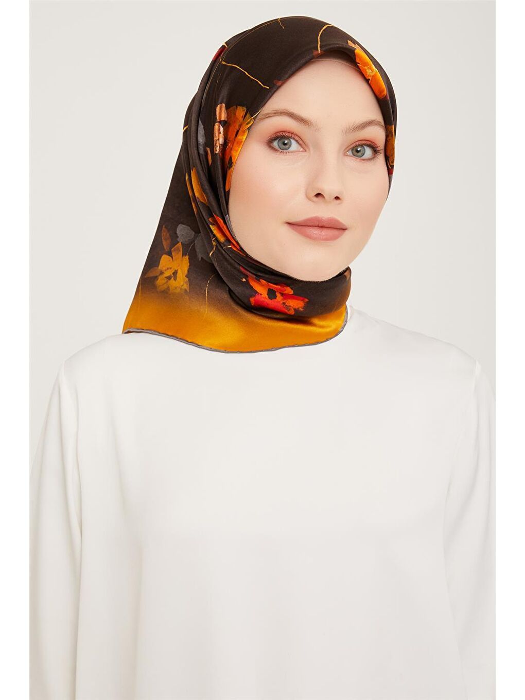 Kahverengi Sura İpek Eşarp 23Ka9048 53