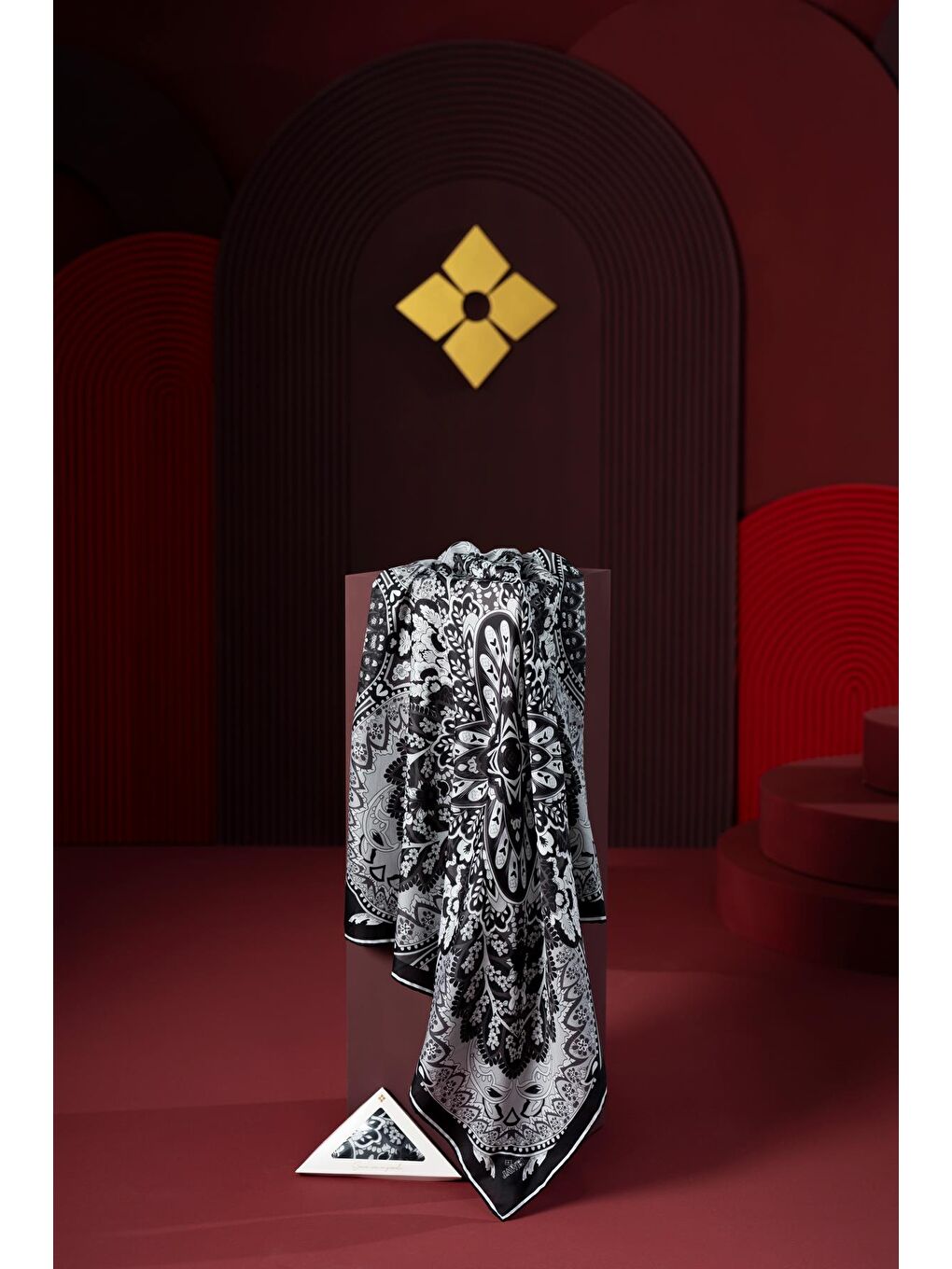 Siyah Kadın Capua Soft Eşarp