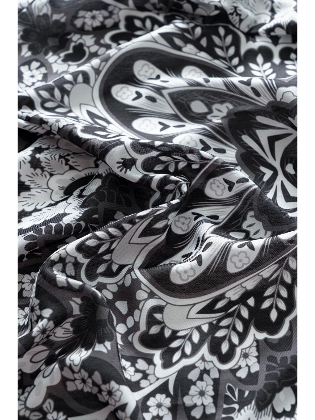 Siyah Kadın Capua Soft Eşarp-2