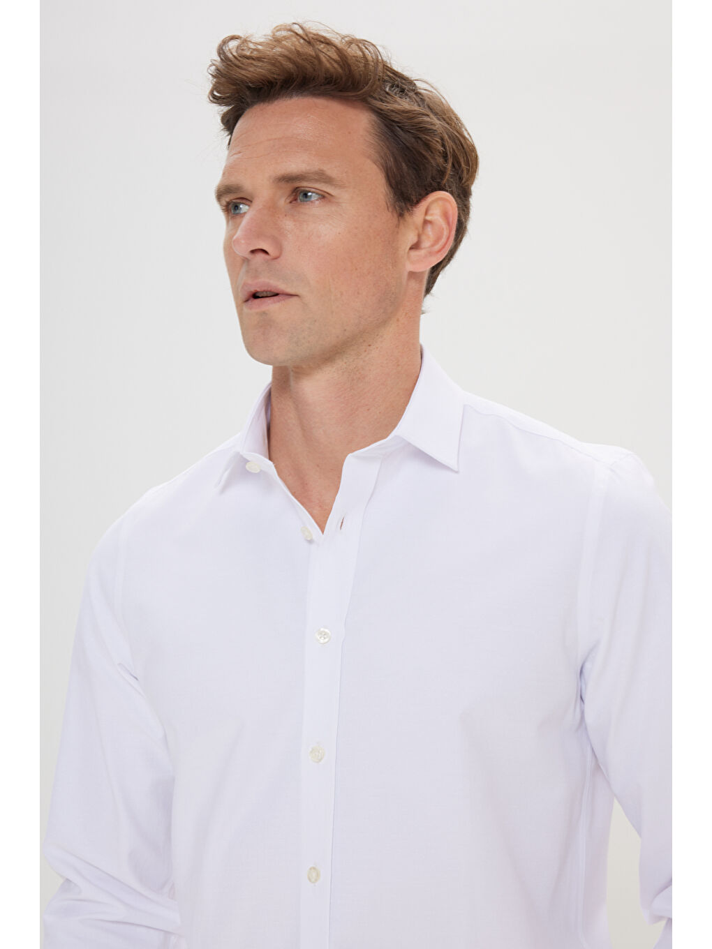 Erkek Beyaz Pamuklu Dar Kesim Klasik Yaka Armürlü Gömlek-3