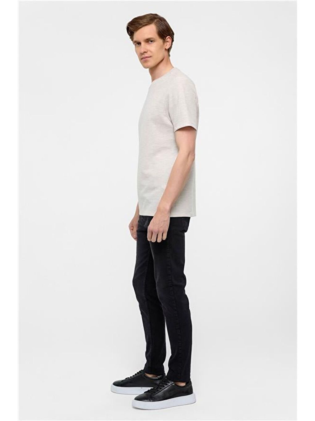 Bej Regular Armürlü Bisiklet Yaka Tişört-5