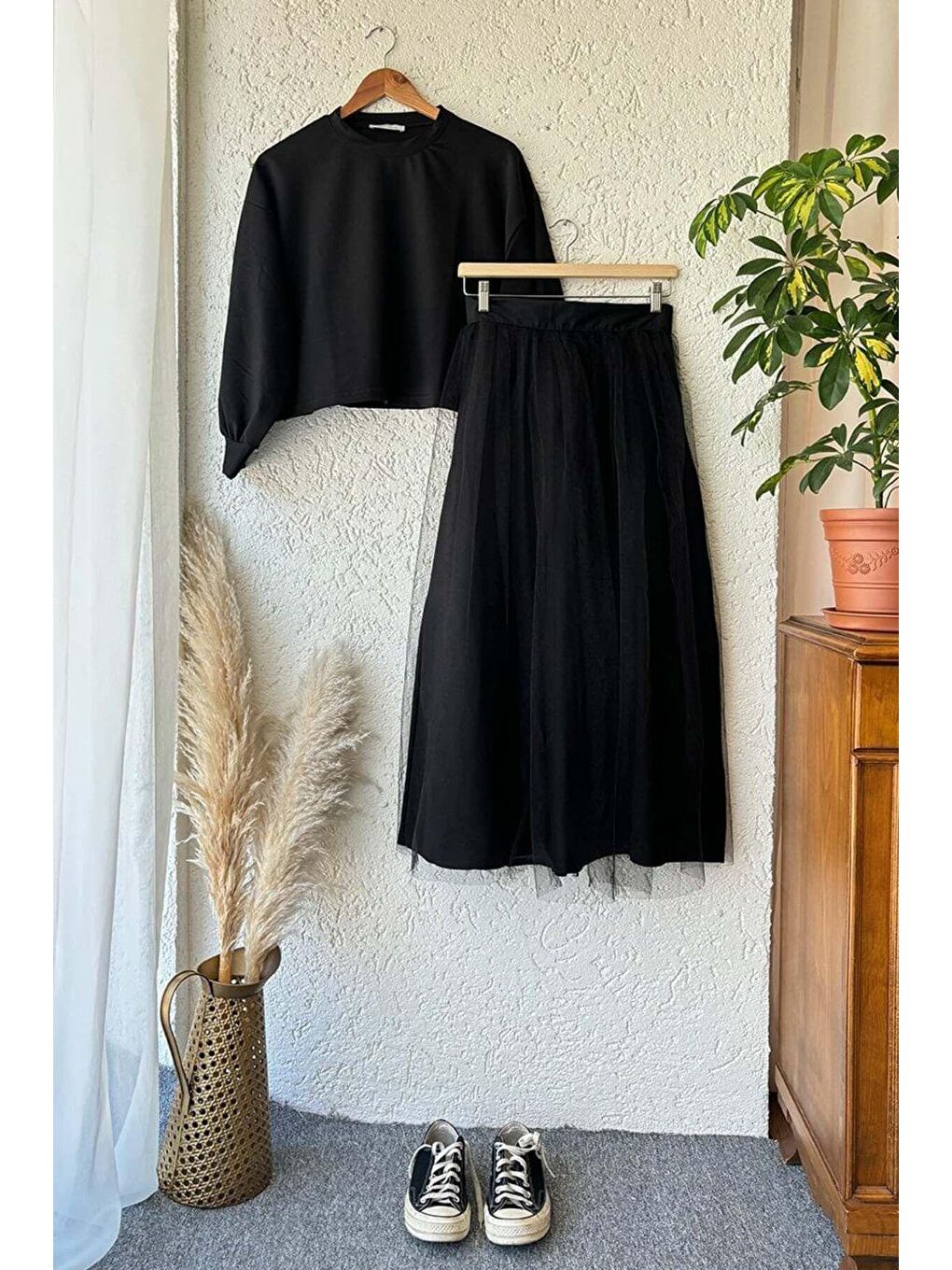 Siyah Tütülü Etek & Ahsen Crop Takım